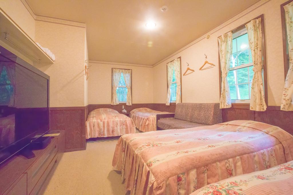 Annie Hills Bed and Breakfast Tateshina  Exteriör bild